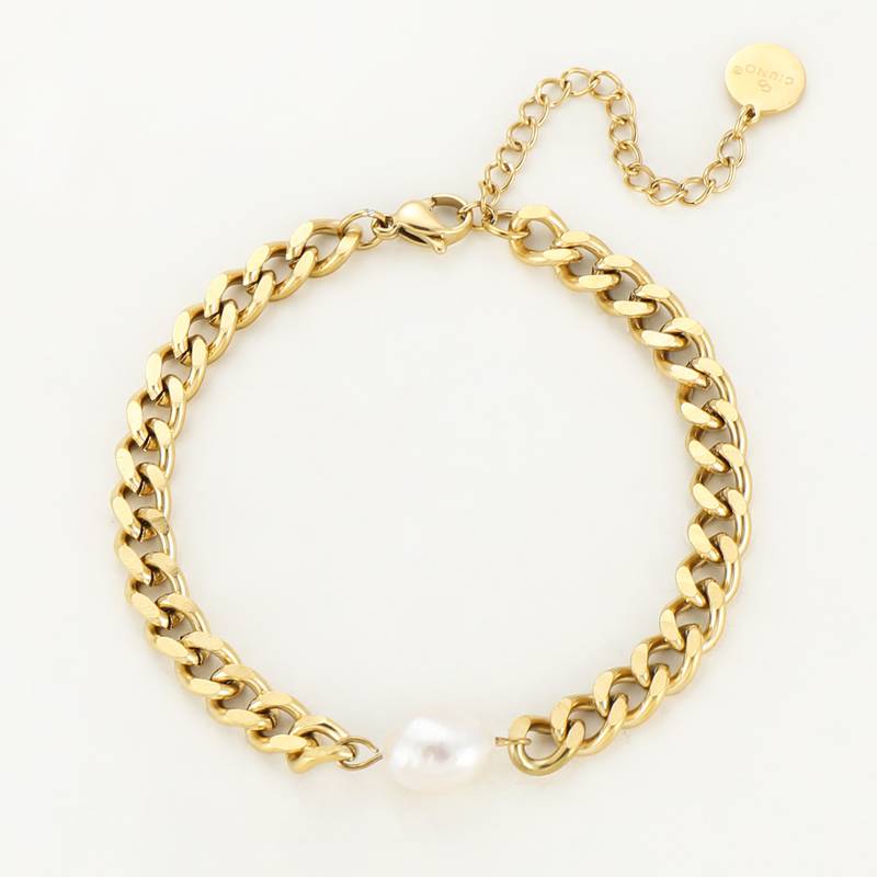 pearl bracelet