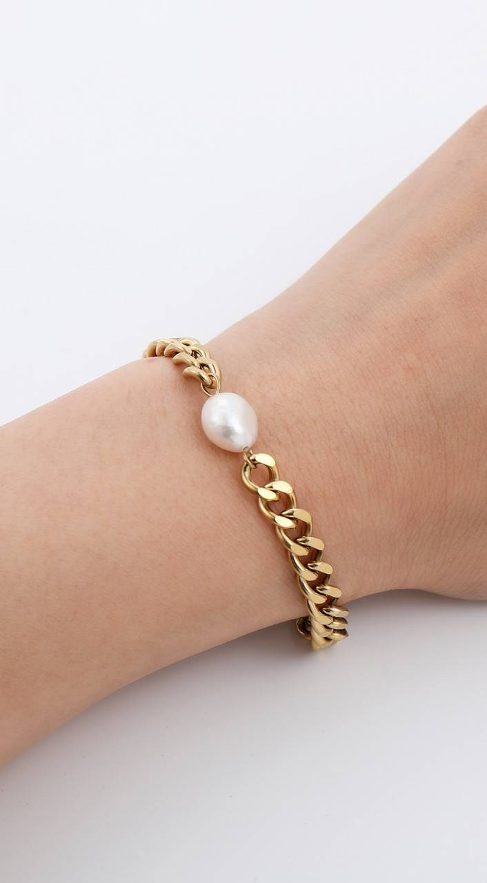 pearl bracelet